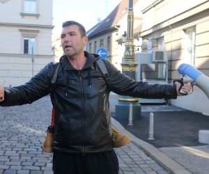29.01.2020., Zagreb - Nakon sto se ispred zgrade Ministarstva zdravstva sastao s buducim ministrom, Ivo Maticevic prosvjedovao je pred Hrvatskim saborom na Trgu svetog Marka. Photo: Dalibor Urukalovic/PIXSELL