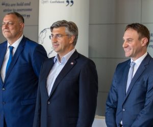 30.06.2020., Kanfanar - Obilazak Tvornice duhana Rovinj - British American Tobacco Adria. Ministar mora, prometa i infrastrukture Oleg Butkovic, ministar turizma Gari Cappelli, predsjednik Vlade Andrej Plenkovic, Zvonko Kolobara Photo: Srecko Niketic/PIXSELL