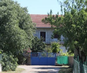 31.05.2020.,Gacelezi-Mjesto jucerasnjeg okrutnog ubojstva.Dovodjenje osumnjicenoga  Nikole Ergica na rekonstrukciju ubojstva Ljube Ergica.
Photo: Dusko Jaramaz/PIXSELL
