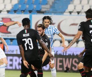 epa08521688 Spal's Mattia Valoti (L) scores a goal during the Italian Serie A soccer match between S.P.A.L Ferrara and AC Milan at Paolo Mazza stadium in Ferrara, Italy, 01 July 2020.  EPA/ELISABETTA BARACCHI