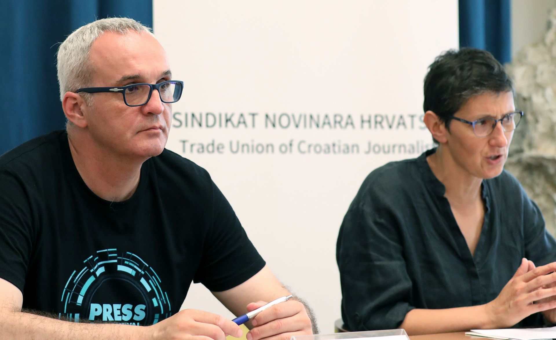 Zagreb, 02.07.2020. - Konferencija za novinare HND-a  i SNH o otkazima u medijima. Na fotografiji predsjednik HND-a Hrvoje Zovko, predsjednica SNH Maja Sever. foto HINA/ Lana SLIVAR DOMINIÆ/ lsd
