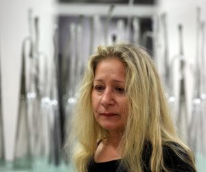 Zagreb, 14.7.2020 - Svečano zatvaranje i dodjela nagrada i priznanja 55. Zagrebačkog salona. Na slici Gordana  Drinković sa svojim radom nagrađenim Grand prixom .
Foto Hina Dario GRZELJ/ dag