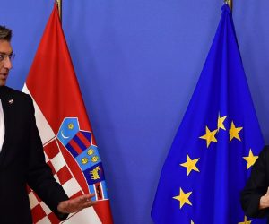 epa08549638 President of the European Commision Ursula von der Leyen (R) welcomes Croatian Prime Minister Andrej Plenkovic (L) before their bilateral meeting at the EU headquarters in Brussels, Belgium, 16 July 2020.  EPA/JOHN THYS / POOL