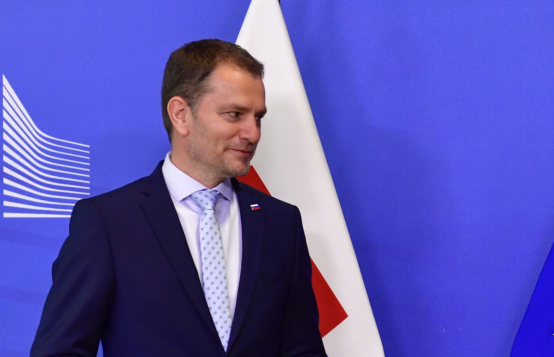 epa08550053 President of the European Commision Ursula von der Leyen (R) welcomes Slovakia's Prime Minister Igor Matovic for their bilateral meeting at EU headquarters in Brussels, Belgium, 16 July 2020.  EPA/JOHN THYS / POOL