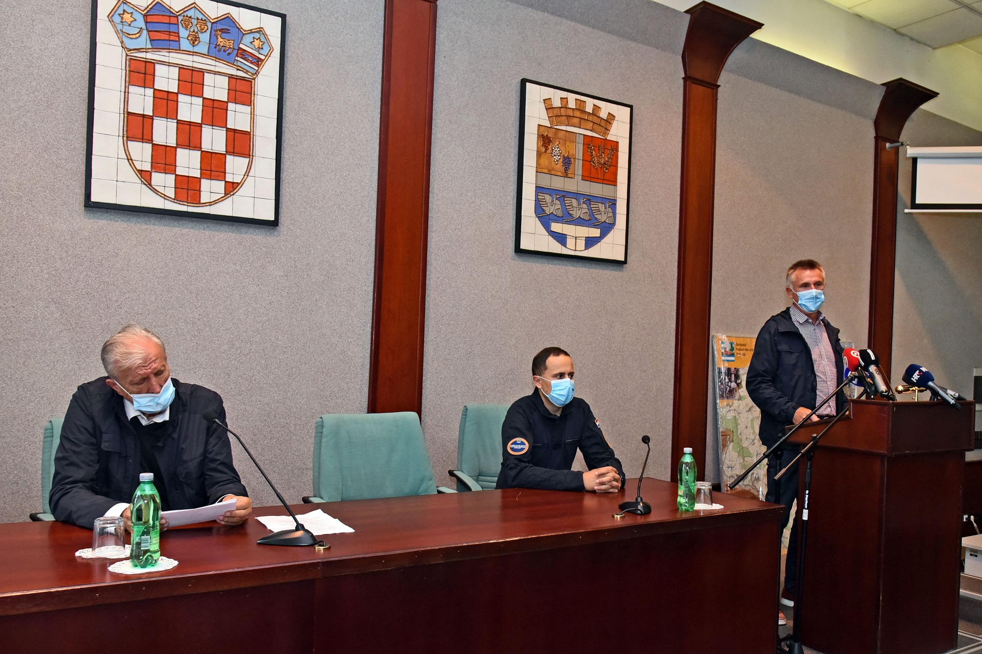 Vinkovci, 19.07.2020. - Tiskovna  konferencija Stoera civilne zatite Vukovarsko - srijemske upanije vezano uz veæ nekoliko dana poveæan broj zaraenih COVID-19 virusom. oto HINA/ ik