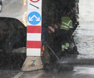 Zagreb, 25.07.2020. - Zatvoreni podhodnik u Miramarskoj uslijed jakih oborina..
foto HINA/ Admir BULJUBAŠIĆ/ abu