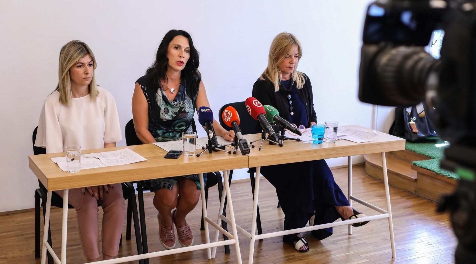 01.07.2020., Zagreb - Predstavnice udruge Roda i pravobraniteljica za djecu Helenca Pirnat Dragicevic izvijestili su na konferenciji za novinare o peticiji za osiguranje prava svakog djeteta da uz njega borave roditelji tijekom bolnickog lijecenja, koju je dosad potpisalo 28.500 gradjana i gradjanki.
Photo: Jurica Galoic/PIXSELL