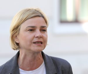 03.06.2020., Zagreb - Ispred Banskih dvora odrzana je konferencija za medije u organizaciji platforme Mozemo. Na konferenciji su govorili kandidati/kinje na predstojecim parlamentarnim izborima: Hrvoje Antonije Belamaric,  Ana Alapic, Tomislav Tomasevic i  Sandra Bencic.
Photo: Patrik Macek/PIXSELL