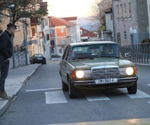 04.01.2018., Imotski, Zagvozd - Reakcije stanovnika na ukidanje naplate za tunel sv. Ilija Kroz Biokovo. Grad mercedesa sada je dobio na povezanosti s juznom stranom Biokova. 
Photo:Ivo Cagalj/PIXSELL