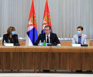 04, May, 2020, Belgrade - At the Palace of Serbia, President of Serbia Aleksandar Vucic met with representatives of parties that announced participation in the upcoming parliamentary elections. Maja Gojkovic, Aleksandar Vucic, Ana Brnabic. Photo: A. K./ATAImages

04, maj, 2020, Beograd - U Palati Srbija predsednik Srbije Aleksandar Vucic sastao se sa predstavnicima stranaka koje su najavile ucesce na predstojecim parlamentarnim izborima. . Photo: A. K./ATAImages