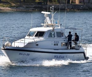 04.10.2019., Sibenik - Policijski gliser patrolira sibenskim akvatorijem.
Photo: Dusko Jaramaz/PIXSELL