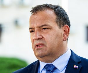05.07.2020., Split - Ministar zdravstva u Vladi Republike Hrvatske Vili Beros glasao je na glasackom mjestu u Splitu.
Photo: Milan Sabic/PIXSELL