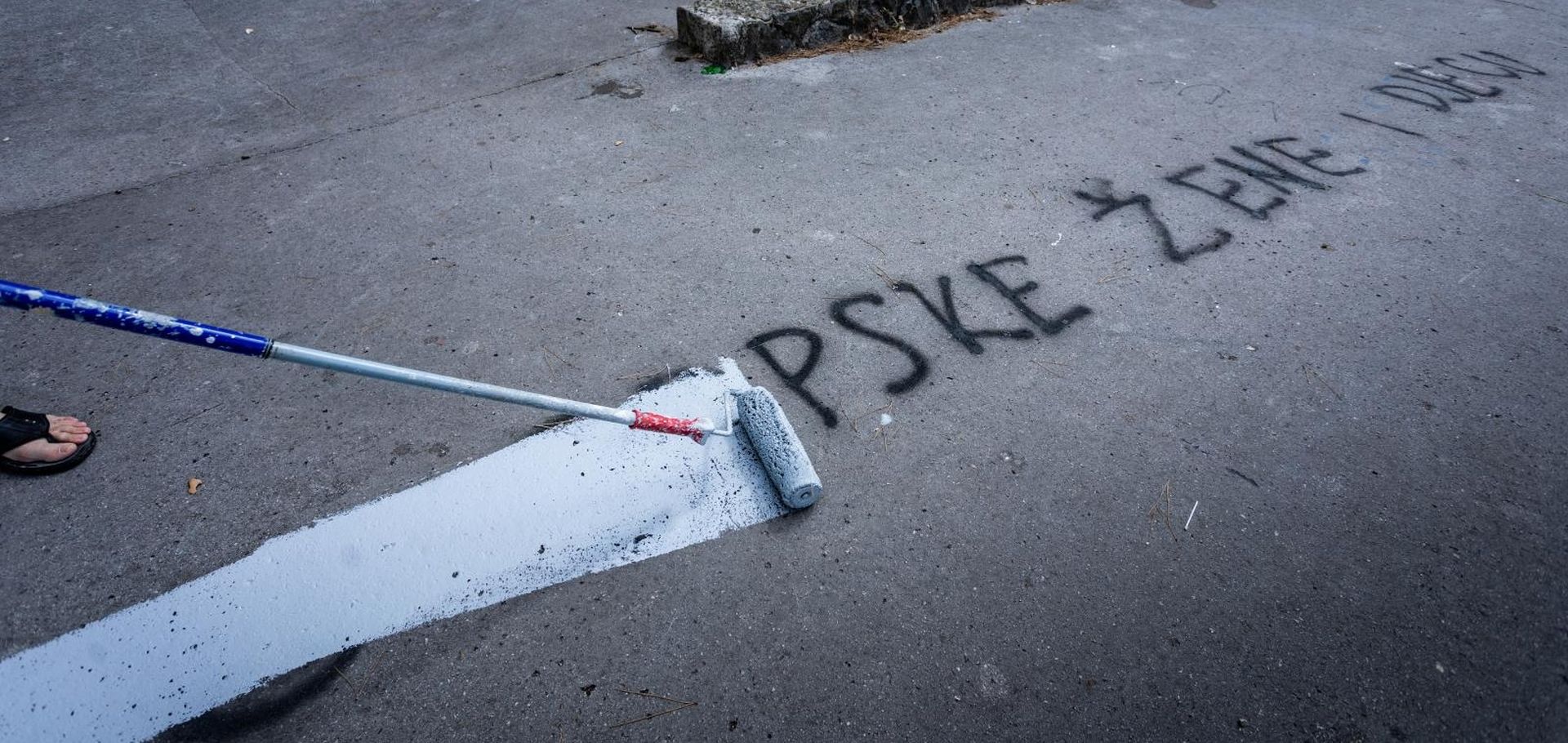 05.07.2020., Split - Kod birackog mjesta kod splitske Osnovne skole Kman-Kocunar osvanuo grafit: "Je*at cemo srpske zene i djecu".
Photo: Milan Sabic/PIXSELL