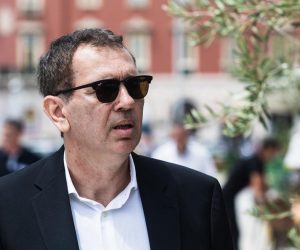 06.06.2020., Split - Miroslav Skoro u drustvu Roberta Pauletica, Hrvoja Zekanovica i clanova stranke Domovinski pokret prosetao je Marmontovom ulicom i Rivom gdje su stali na kavu i druzenje s gradanima Splita.
Photo: Milan Sabic/PIXSELL