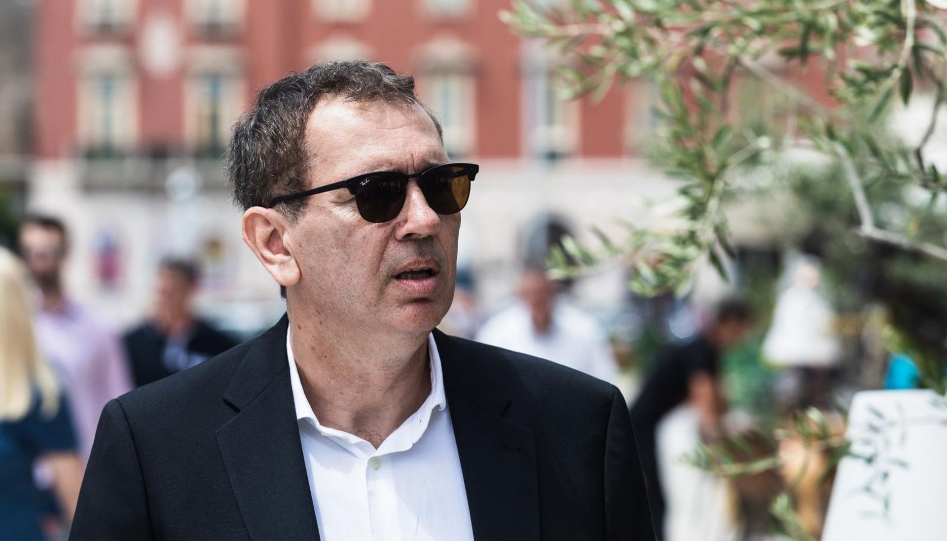 06.06.2020., Split - Miroslav Skoro u drustvu Roberta Pauletica, Hrvoja Zekanovica i clanova stranke Domovinski pokret prosetao je Marmontovom ulicom i Rivom gdje su stali na kavu i druzenje s gradanima Splita.
Photo: Milan Sabic/PIXSELL