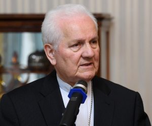 06.09.2019., Zagreb - U Banskim dvorima potpisan je Ugovor o projektu potpore obrazovnih aktivnosti i funkcioniranja KSC Ivan Pavao II u Bihacu. biskup banjalucki, mons. dr. Franjo Komarica Photo: Marko Lukunic/PIXSELL
