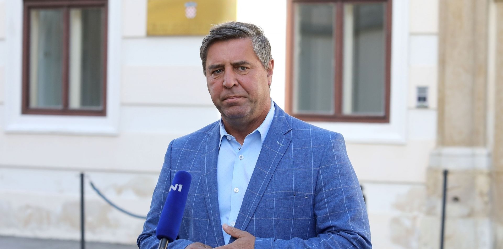 08.05.2020., Zagreb - Franko Vidovic komenirao je ispred Banskih dvora ostavku ministra Krsticevica.
Photo: Patrik Macek/PIXSELL