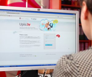 09.05.2013., Zagreb - Danas pocinju prijave za upise u srednju skolu. Prvi put ucenici se prijavljuju preko interneta i to bi trebalo bitno olaksati proceduru.
Photo: Patrik Macek/PIXSELL
