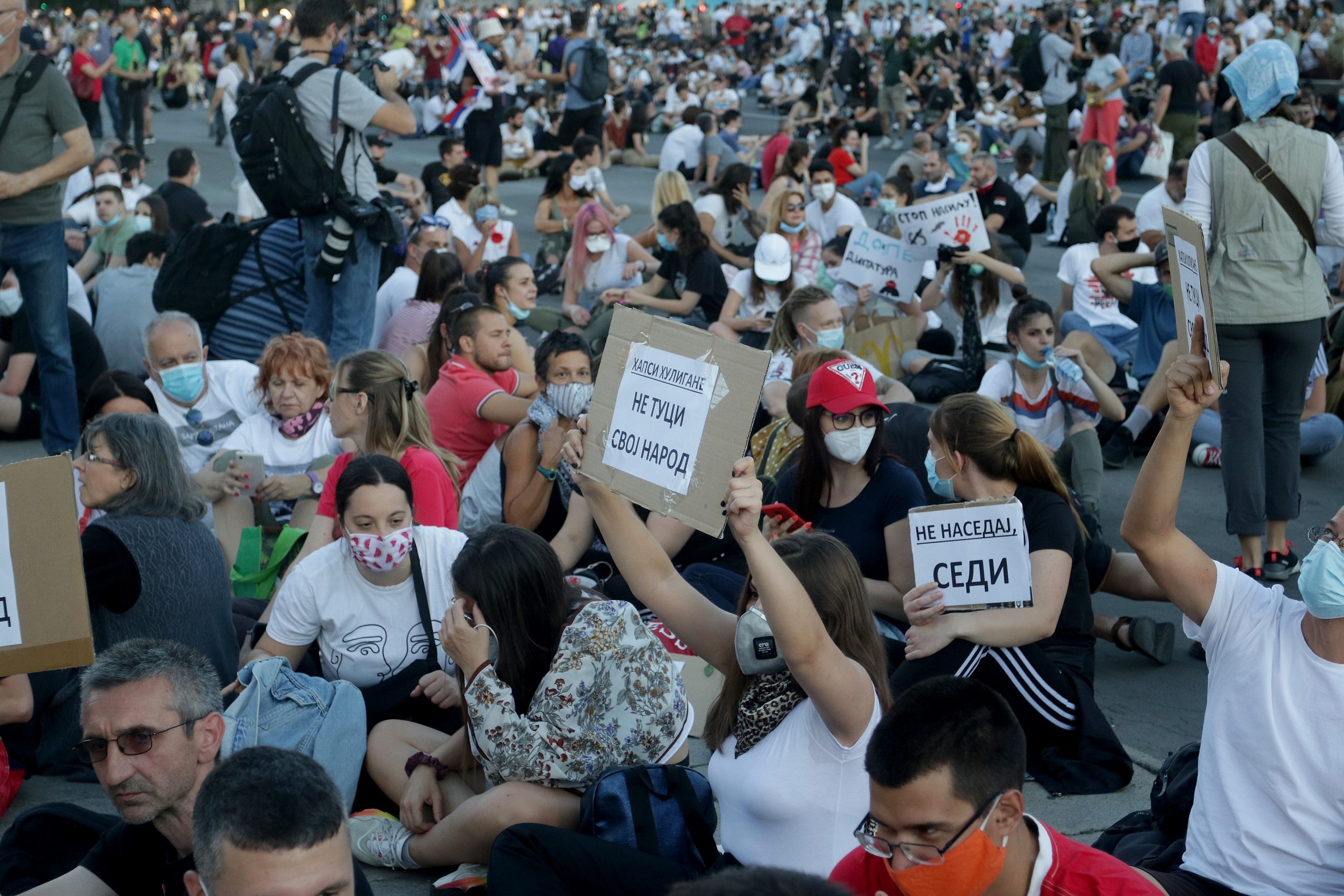 09, July, 2020, Belgrade - Peaceful protest of citizens in front of the Assembly of Serbia. Photo: Antonio Ahel/ATAImages

09,jul, 2020, Beograd - Miran protest gradjana ispred Skupstine Srbije. Photo: Antonio Ahel/ATAImages