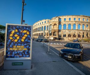 10.07.2020.., Pula - 
Istarski zupanijski stozer na cijem je celu nacelnik Dino Kozlevac potvrdio: otkazuje se ovogodisnji Pula film festival, Motovun film festival i Jazz festival u Groznjanu . Na fotografiji plakat 67 Pula film festival ispred najveceg otvorenog kina Pulske Arene.
Photo: Srecko Niketic/PIXSELL