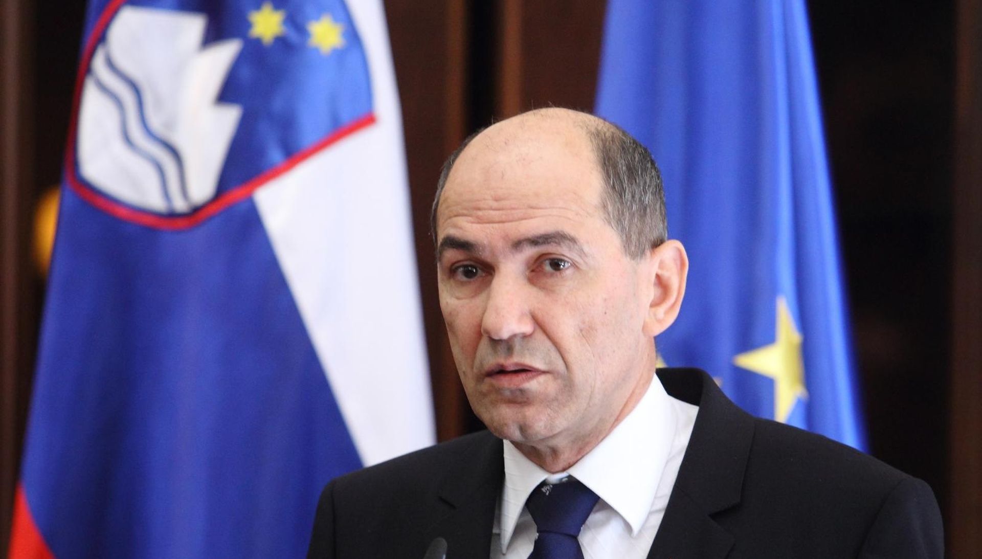 11.03.2013., Mokrice, Slovenija - Hrvatski i slovenski premijeri Zoran Milanovic i Janez Jansa potpisali su Memorandum o suglasnosti izmedju dviju drzava, kljucni dokument na temelju kojeg ce se problem Ljubljanske banke rjesavati u sklopu sukcesije, a slovenska ce vlada odmah u parlamentu pokrenuti postupak ratifikacije hrvatskoga pristupnog ugovora. 
Photo: Zeljko Lukunic/PIXSELL