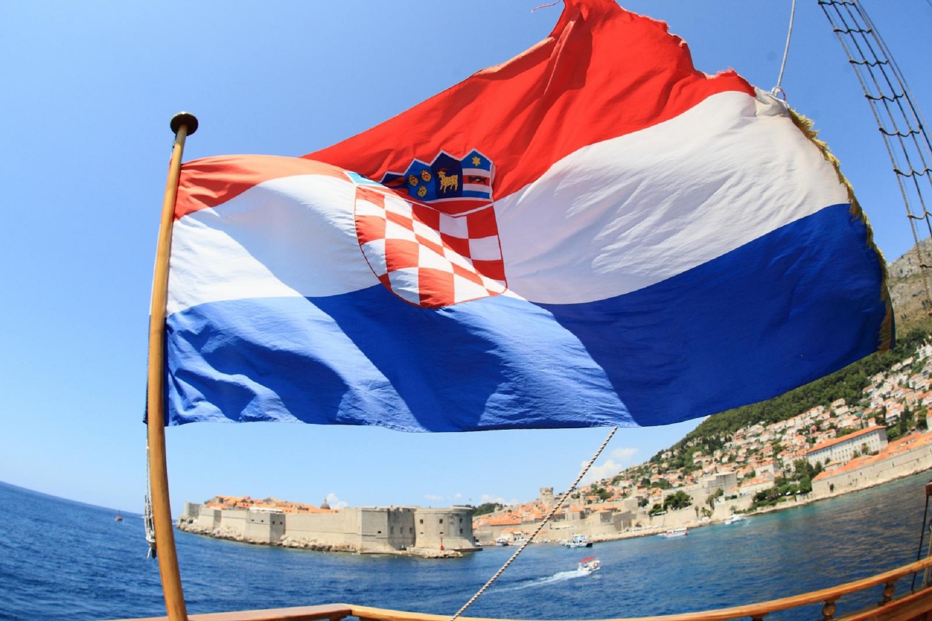 17.07.2011., Dubrovnik - Hrvatska zastava vijori se na brodu ispred grada. 
Photo: Zeljko Lukunic/PIXSELL