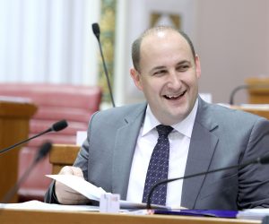 11.11.2016., Zagreb - Sjednica Sabora nastavljena je dopunjavanjem dnevnog reda s Prijedlogom odluke o imenovanju vrsitelja duznosti glavnog ravnatelja Hrvatske radiotelevizije. Vladimir Bilek. 
Photo: Patrik Macek/PIXSELL