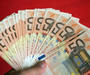 12.02.2016., Sibenik - Euro, jedinstvena europska valuta koja je u uporabi 1. sijecnja 1999. 
Photo: Dusko Jaramaz/PIXSELL