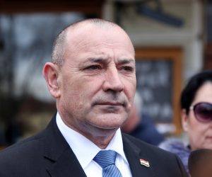 14.03.2020., Karlovac - HDZ Karlovacke zupanije organizirao je druzenje s predsjednikom HDZ-a Andrejom Plenkovicem i njegovim timom "Odvazno za Hrvatsku". Clanovi i simpatizeri druzili su se na terasi karlovackog kafica Papas bar. Tomo Medved Photo: Kristina Stedul Fabac/PIXSELL