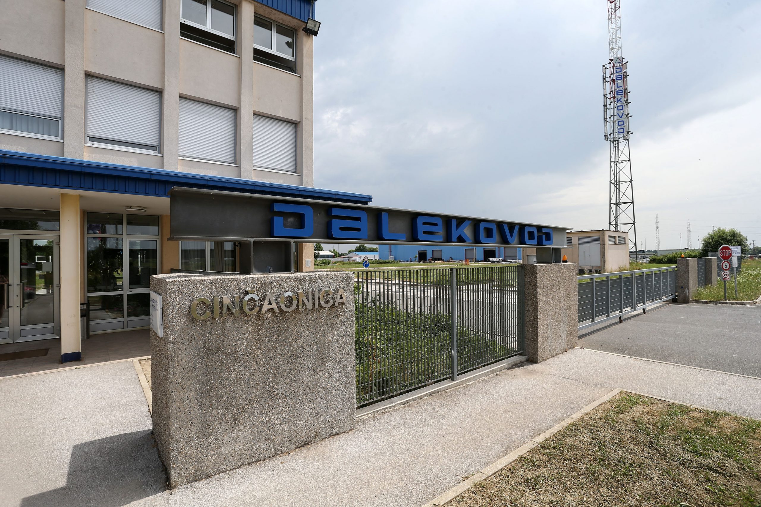 14.06.2015., Dugo Selo - Zgrada tvrke Dalekovod i pogona cincaonice.
Photo: Petar Glebov/PIXSELL