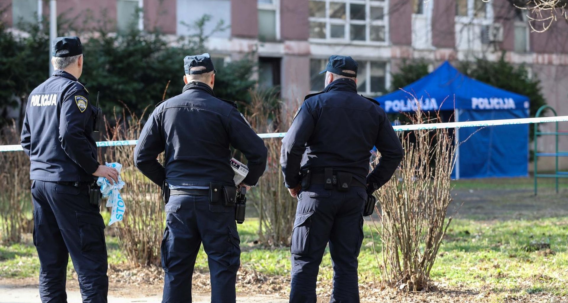 15.02.2020,Zagreb - U novozagrebackom naselju Sopot rano jutros pronadjena je mrtva zenska osoba ispred zgrade u Zemljakovoj ulici.Policija istrazuje okolnosti smrti.
Photo: Jurica Galoic/PIXSELL