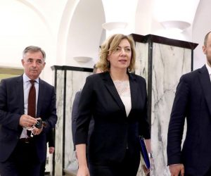 15.06.2020., Zagreb - Celnici Samostalne demokratske srpske stranke (SDSS) dolaze u Sabor predati listu za parlamentarne izbore 2020. Milorad Pupovac, Dragana Jeckov, Boris Milosevic Photo: Patrik Macek/PIXSELL