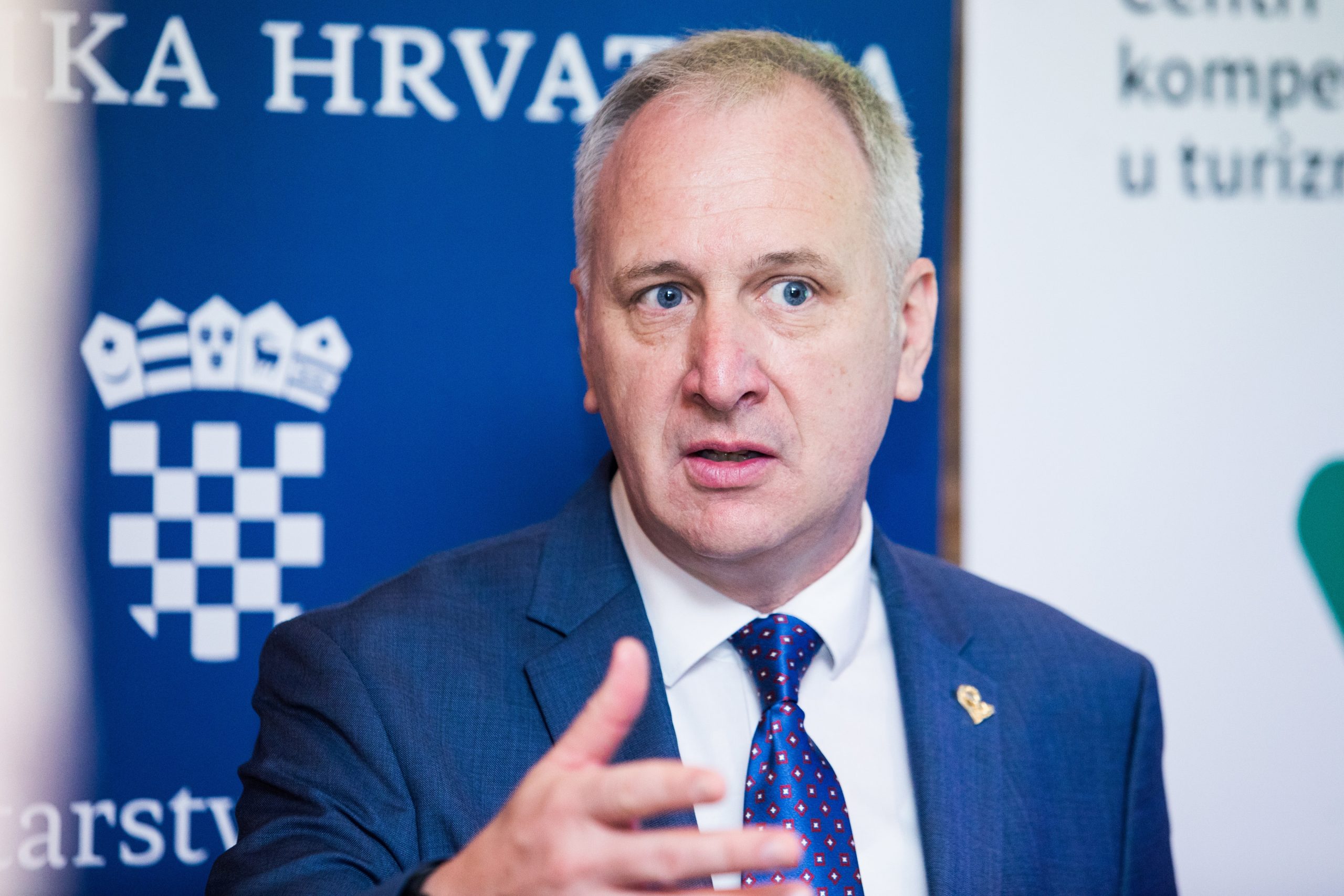 16.06.2020., Split - U hotelu Cornaro potpisan je ugovor za dodjelu bespovratnih sredstava za Regionalni centar kompetentnosti. 
Gradonacelnik Andro Krstulovic Opara
Photo: Milan Sabic/PIXSELL