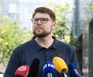 18.07.2020., Zagreb - Sjednica Glavnog odbora SDP-a u Hotelu International. Pedja Grbin daje izjavu za medije.
Photo: Davor Puklavec/PIXSELL