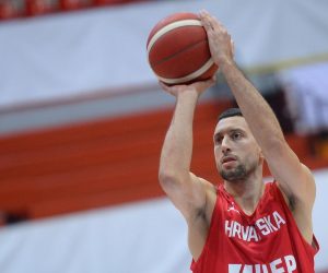19.02.2020., KC Drazen Petrovic, Zagreb - Zadnjih 15 minuta treninga Hrvatske kosarkaske reprezentacije uoci kvalifikacija za Eurobasket. Roko Leni Ukic.Photo: Marko Prpic/PIXSELL