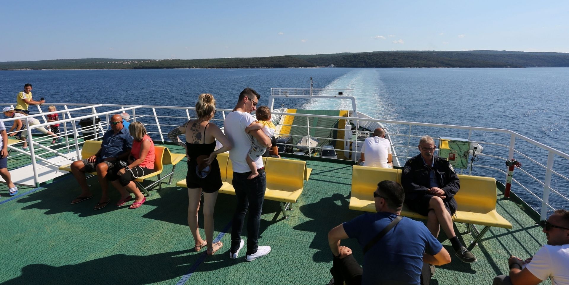 23.06.2020., Krk - Putnici na Jadrolinijinom trajektu Ilovik koji plovi na relaciji Valbiska - Merag. Photo: Goran Kovacic/PIXSELL