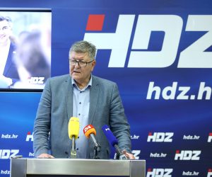 25.06.2020., Zagreb - Ante Corusic, Zeljko Reiner i Maja Grba Bujevic odrzali su konferenciju za medije na temu „Zdravstvena sigurnost“ . 
Photo: Patrik Macek/PIXSELL