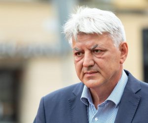 25.06.2020., Samobor - Predsjednik SDP-a i lider RESTART koalicije Davor Bernardic predstavio je u sklopu izborne kampanje kandidate s liste RESTART koalicije u VII. izbornoj jedinici. Zlatko Komadina.
Photo: Davor Puklavec/PIXSELL