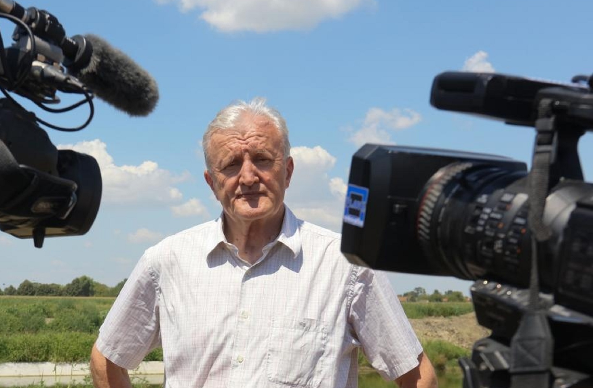 25.07.2019., Cerna - Prezentacija realizacije projekta Sustav navodnjavanja Blata- Cerna u vrijednosti cca 34.126.555,00 kn te gradnja Agrotehnoloskog centra za skladistenje i doradu povrtlarskih i vocarskih kultura cija je ukupna vrijednost projekta 30.000.000,00 kn a obuhvaca izgradnju infrastrukturnih objekata koji ce proizvodjacima omogiciti skladistenje i hladjenje proizvoda.
Photo: Dubravka Petric/PIXSELL