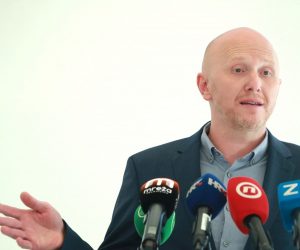 28.07.2020, Zagreb - Staro gradska vijecnica. Predsjednik Kluba nezavisnih zastupnika Renato Petek odrzao je konferenciju za medije. Photo: Sanjin Strukic/PIXSELL