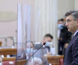 28.07.2020., Zagreb - Sabor 1. sjednicu nastavio raspravom o Zakonu o obnovi zgrada ostecenih u potresu. Zakon u Saboru predstavio je predsjednik Vlade Andrej Plenkovic. Photo: Patrik Macek/PIXSELL