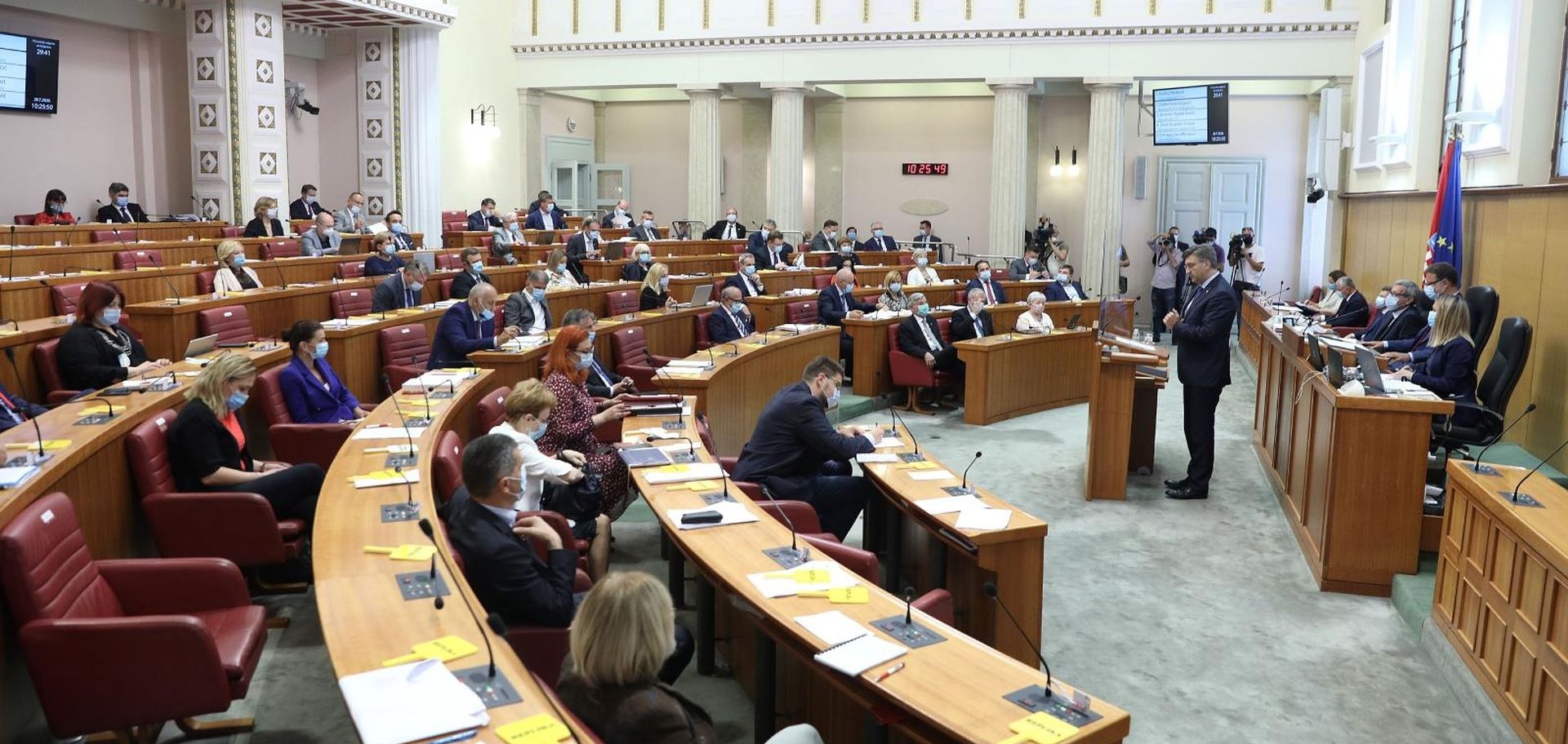 28.07.2020., Zagreb - Sabor 1. sjednicu nastavio raspravom o Zakonu o obnovi zgrada ostecenih u potresu. Zakon u Saboru predstavio je predsjednik Vlade Andrej Plenkovic. Photo: Patrik Macek/PIXSELL