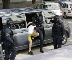29.07.2020., Mostar, Bosna i Hercegovina - U policijskoj akciji "STEP" Federalne uprave policije privedeni su osumljiceni za neovlastenom proizvodnjom i stavljanjem u promet opojnih droga, te teskom kradjom. Photo: Denis Kapetanovic/PIXSELL