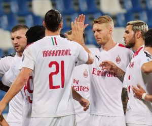 epa08559311 Milan's Zlatan Ibrahimovic (front) celebrates with teammates after scoring during the Italian Serie A soccer match US Sassuolo vs AC Milan at Mapei Stadium in Reggio Emilia, Italy, 21 July 2020.  EPA/ELISABETTA BARACCHI