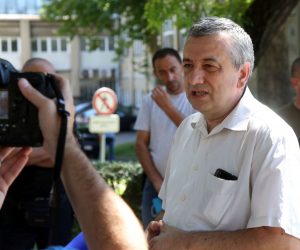 Zagreb, 21.7.2020 - Konferencija za medije Novog sindikata o najavi stotinjak otkaza zaposlenima u raziminiranju održana ispred Ministarstva unutarnjih poslova. Na slici Mario Iveković.
Foto Hina Dario GRZELJ/ dag