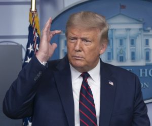 epa08584353 US President Donald J. Trump holds a news briefing at the White House, Washington, DC, United States, 04 August 2020.  EPA/Chris Kleponis / POOL