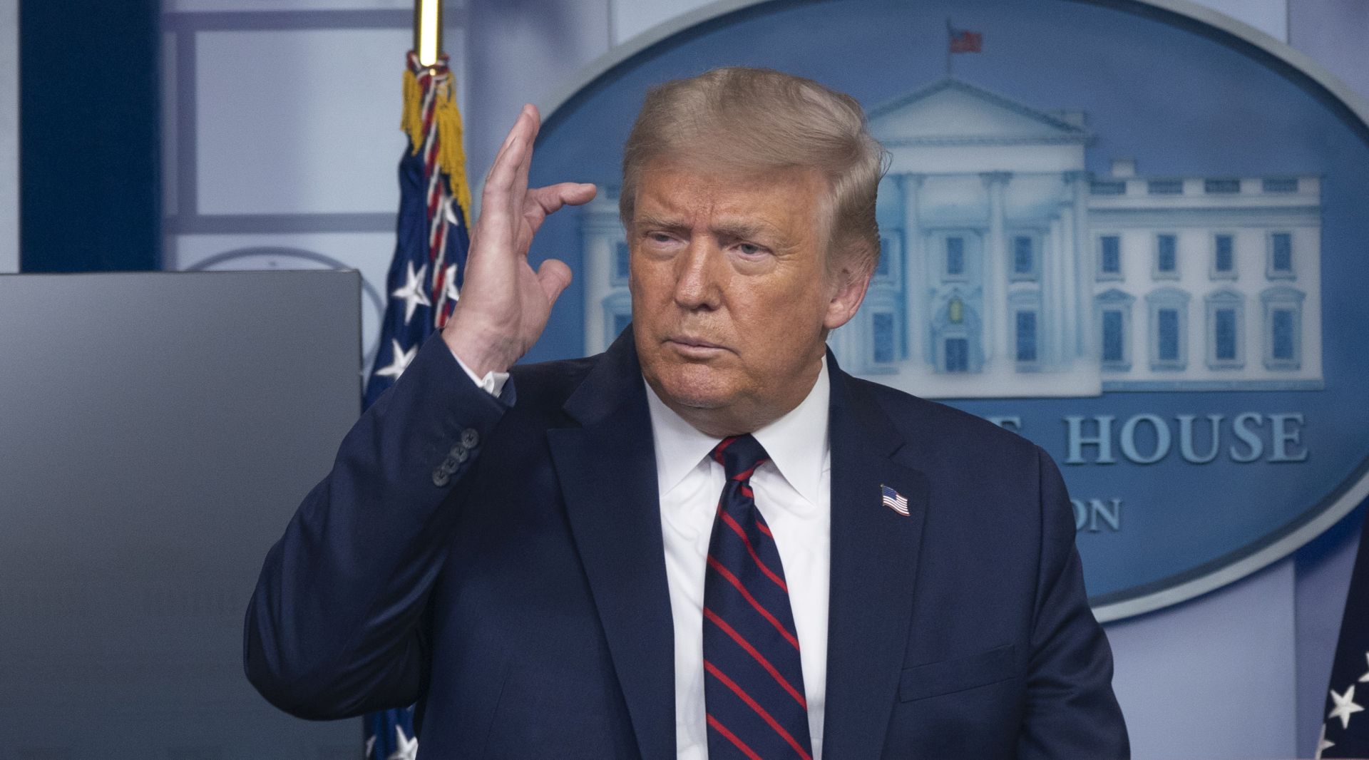 epa08584353 US President Donald J. Trump holds a news briefing at the White House, Washington, DC, United States, 04 August 2020.  EPA/Chris Kleponis / POOL