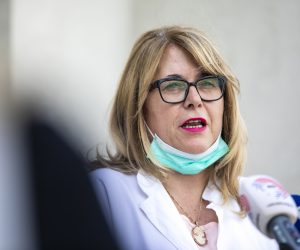 Split, 07.08.2020. - Nakon povećanog broja novozaraženih u Splitsko-dalmatinskoj županiji održana je konferencija za medije NZJZ SDŽ gdje se novinarima obratila ravnateljica zavoda Željka Karin. foto HINA/ Miroslav LELAS/ lm