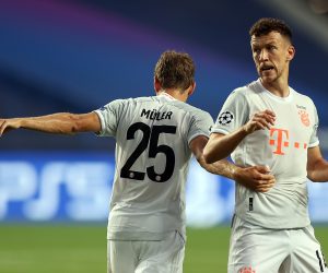 epa08604220 Ivan Perisic (R) and Thomas Mueller of Bayern Munich react during the UEFA Champions League quarter final match between Barcelona and Bayern Munich in Lisbon, Portugal, 14 August 2020.  EPA/Rafael Marchante / POOL