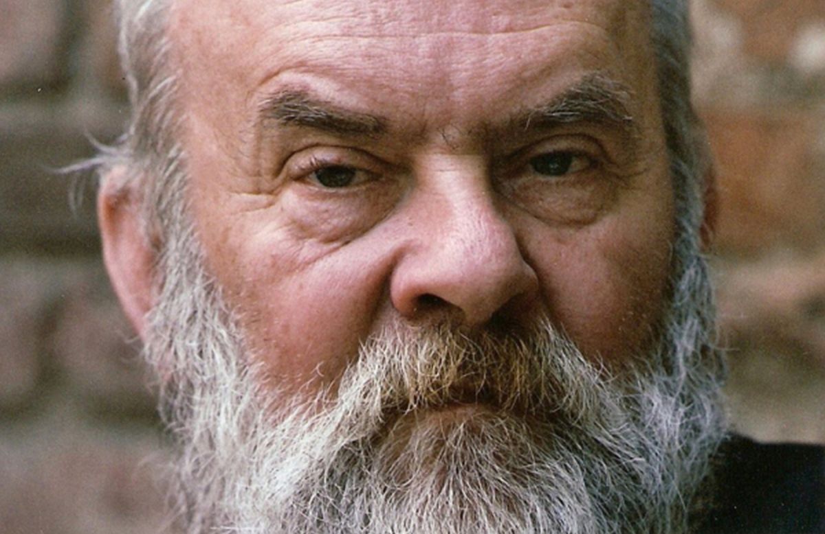 Zagreb, 25.8.2020. - Jedan od najistaknutijih hrvatskih grafičkih dizajnera Mihajlo Arsovski, autor koji je u velikoj mjeri oblikovao kulturu šezdesetih i sedamdesetih godina prošlog stoljeća, preminuo je u ponedjeljak u Zagrebu u 84. godini.
foto HINA/ HDD/ Damir Jančin/ ml